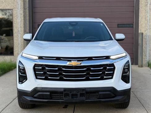 Used 2026 Chevrolet Equinox LT image 2