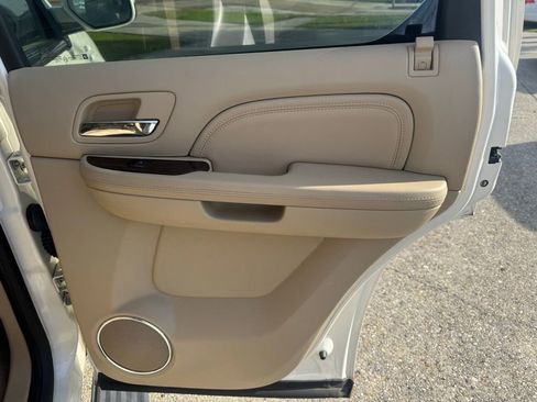 Used 2013 Cadillac Escalade Premium image 14