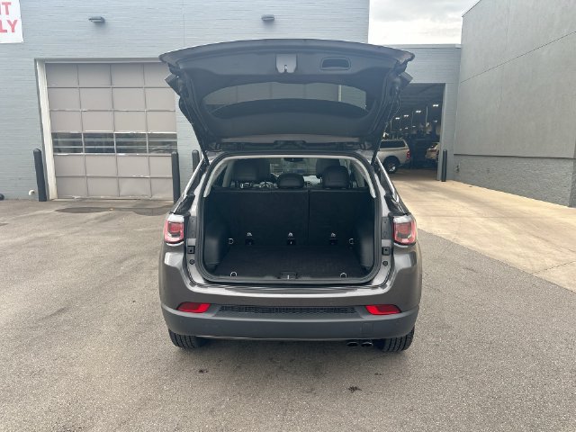 Used 2018 Jeep Compass Limited w/ Navigation Group AWD/4WD image 27