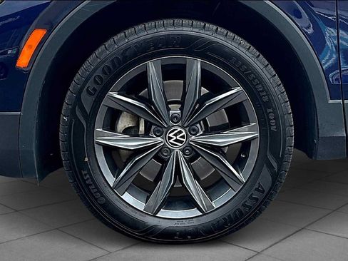 Used 2022 Volkswagen Tiguan SE AWD/4WD image 11