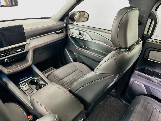 Used 2025 Ford Explorer ST-Line w/ Premium Package AWD/4WD image 29