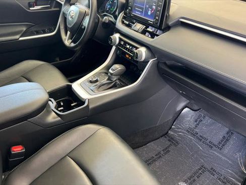 Certified 2022 Toyota RAV4 XLE Premium image 17