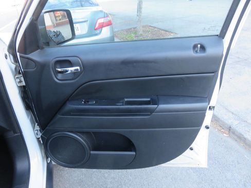 Used 2017 Jeep Patriot High Altitude image 27