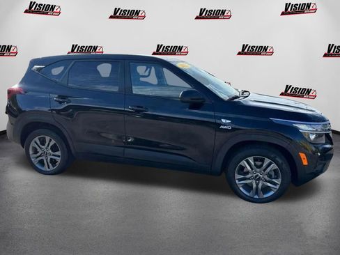 Used 2023 Kia Seltos LX image 4