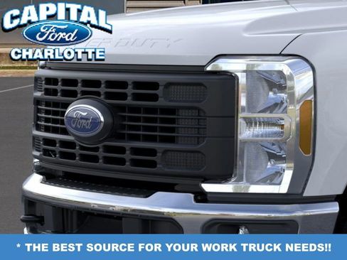 New 2026 Ford F250 XL w/ XL Chrome Package image 17