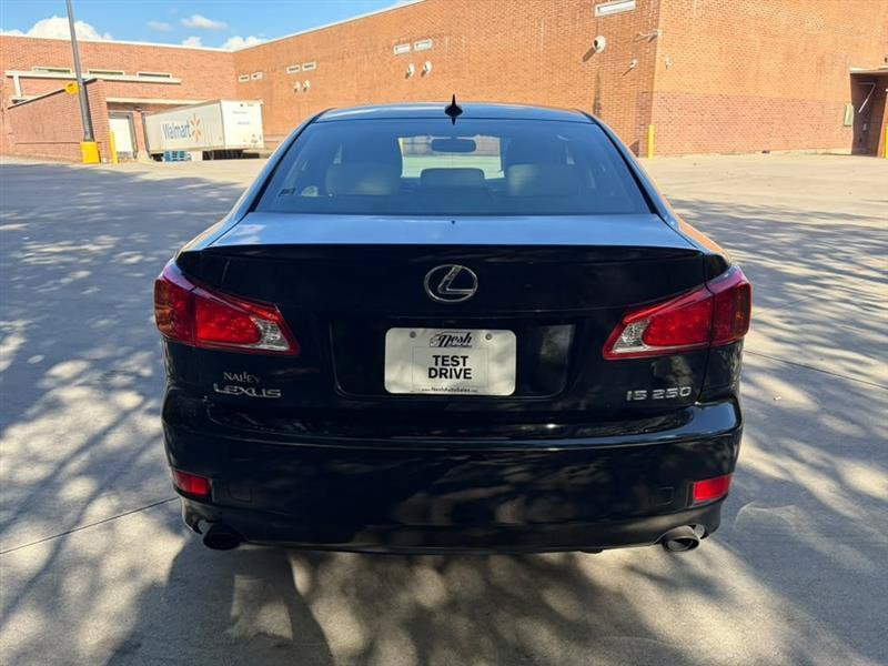 Used 2010 Lexus IS 250 w/ Preferred Accessory Package RWD image 5