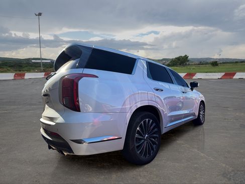 Used 2023 Hyundai Palisade Calligraphy w/ Cargo Package FWD image 3