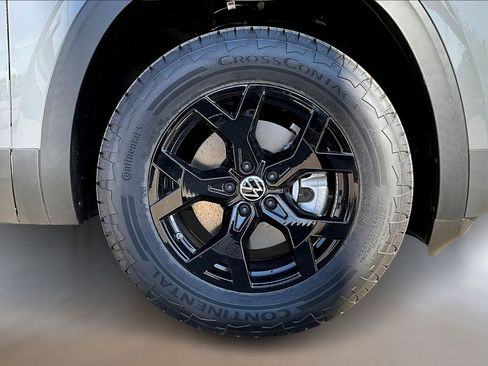 New 2026 Volkswagen Atlas Peak Edition image 12