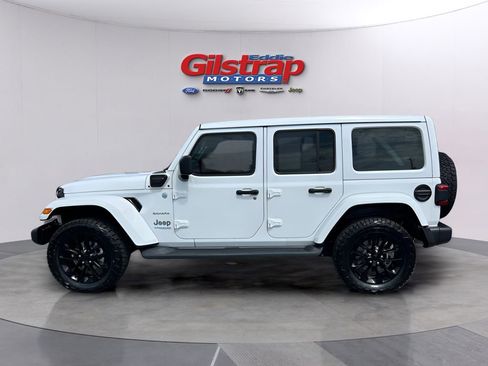 Used 2022 Jeep Wrangler Unlimited Sahara w/ Cold Weather Group AWD/4WD image 3