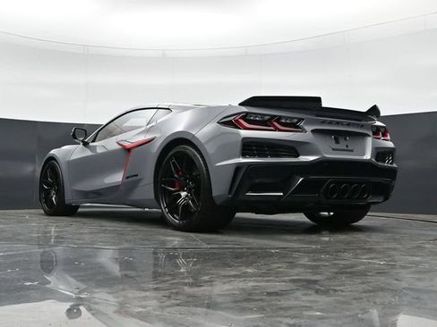 Used 2025 Chevrolet Corvette Z06 w/ Stealth Interior Trim Package RWD image 46