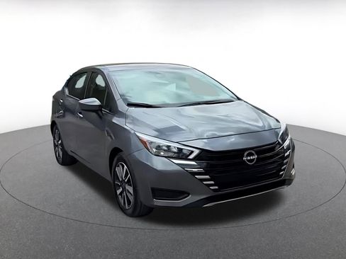 Used 2025 Nissan Versa SV FWD image 3