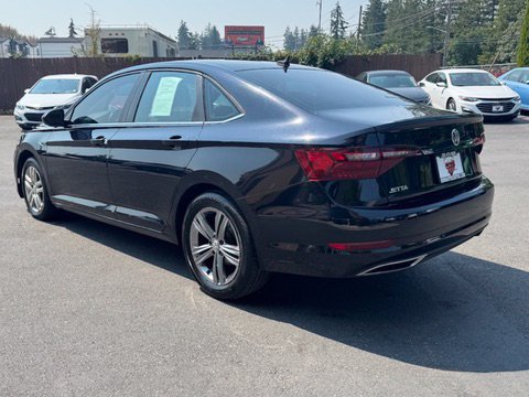 Used 2020 Volkswagen Jetta R-Line w/ R-Line Cold Weather Package FWD image 5