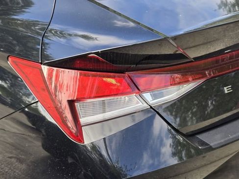 Used 2023 Hyundai Elantra SEL image 8