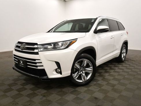 Used 2018 Toyota Highlander Limited w/ Carpet Mat Package (TMS) image 2