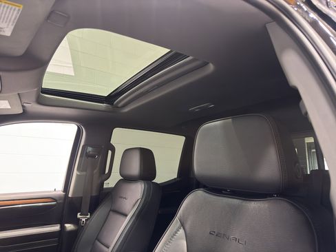 Used 2024 GMC Sierra 1500 Denali AWD/4WD image 44