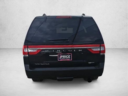 Used 2015 Lincoln Navigator 2WD image 4