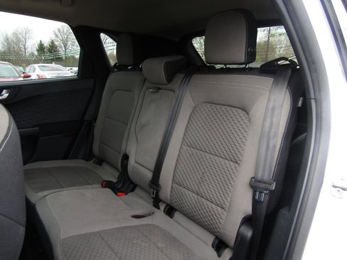 Used 2020 Ford Escape SE image 19