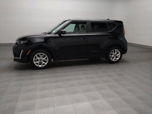 Used 2025 Kia Soul LX w/ LX Technology Package image 2