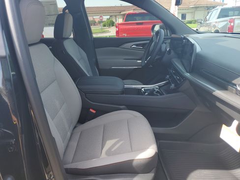 New 2026 Chevrolet Traverse LT w/ Driver Confidence Package FWD image 10
