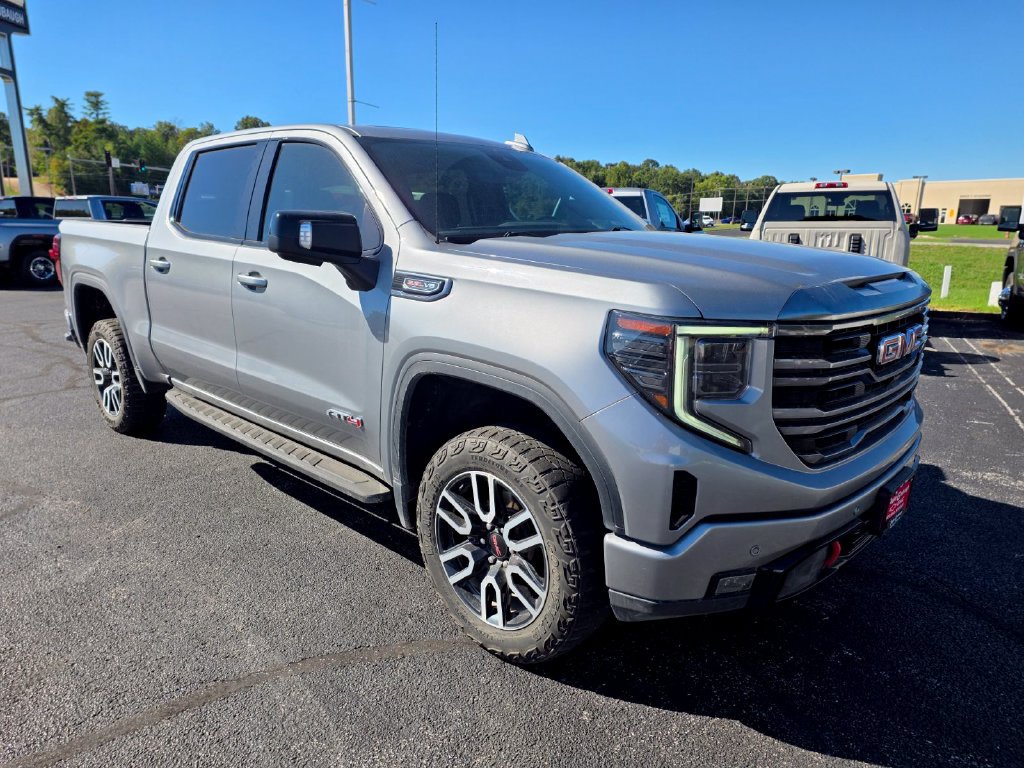 Used 2024 GMC Sierra 1500 AT4 w/ Technology Package AWD/4WD image 2