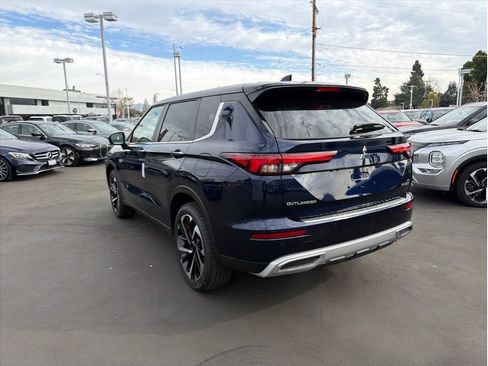Used 2025 Mitsubishi Outlander SE AWD/4WD image 7