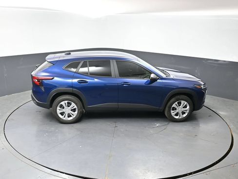 Used 2024 Chevrolet Trax LS FWD image 66