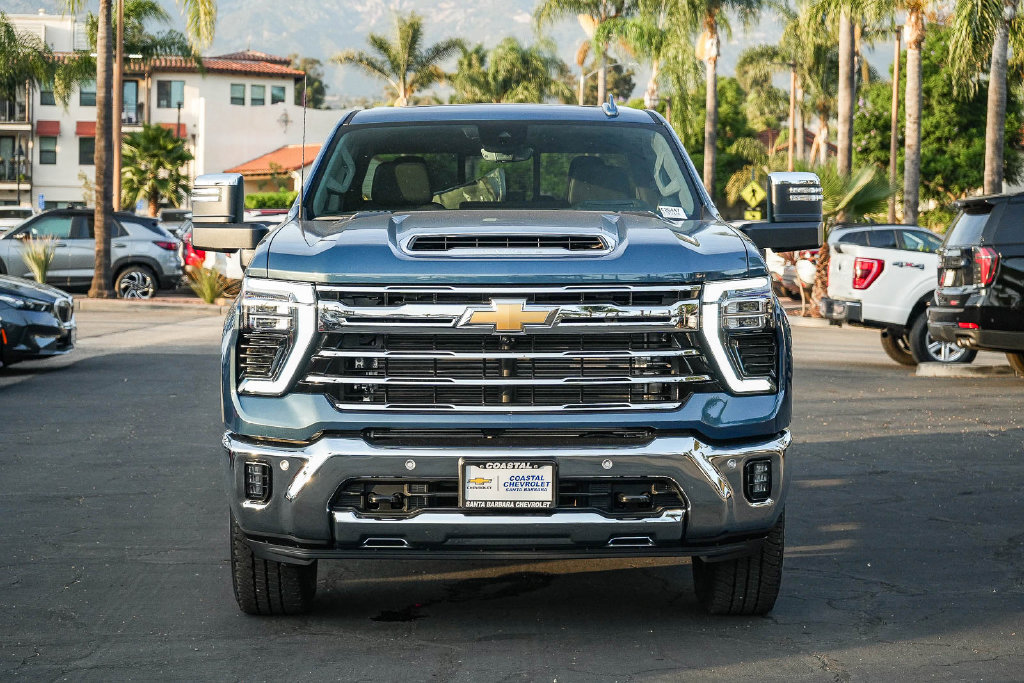 New 2026 Chevrolet Silverado 2500 LTZ w/ LTZ Premium Package AWD/4WD image 2