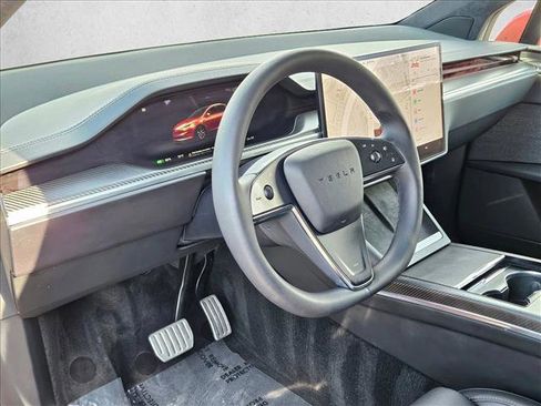 Used 2024 Tesla Model X Plaid image 10
