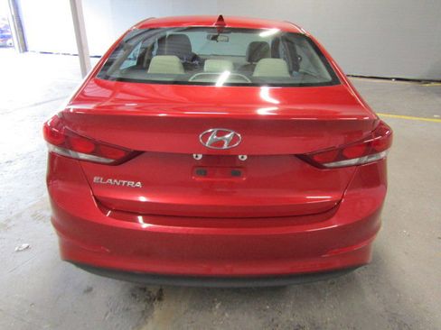Used 2017 Hyundai Elantra SE w/ SE A/T Tech Package 03 FWD image 5