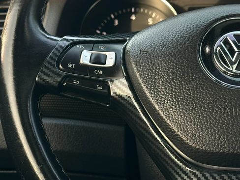 Used 2018 Volkswagen Passat GT image 24