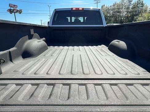 Used 2024 RAM 3500 Tradesman w/ Chrome Appearance Group AWD/4WD image 9