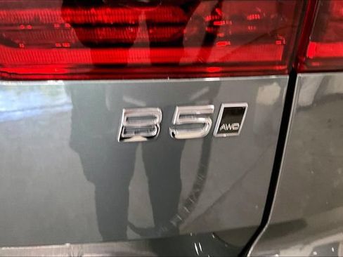 Certified 2026 Volvo XC60 B5 Plus w/ Climate Package AWD/4WD image 11
