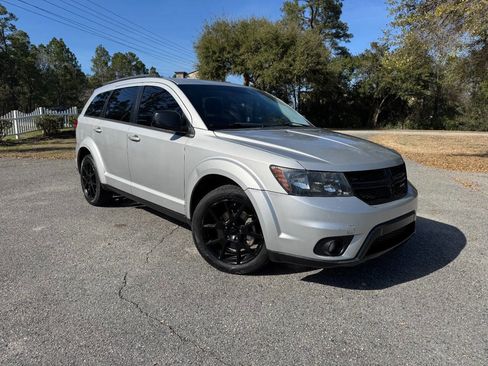 Used 2013 Dodge Journey SXT w/ Flexible Seating Group image 8