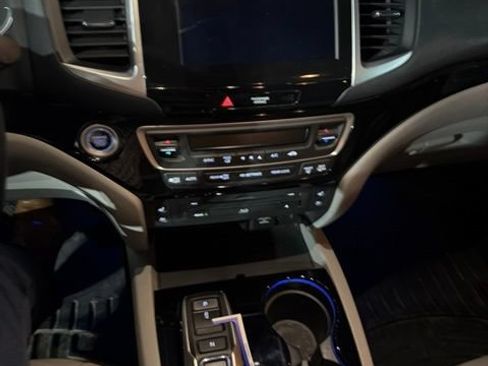 Used 2017 Honda Pilot Elite image 40
