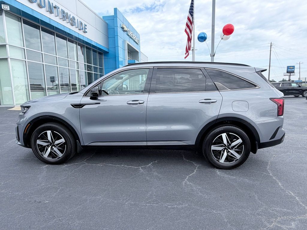Used 2022 Kia Sorento S FWD image 5