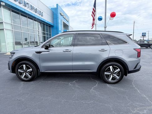 Used 2022 Kia Sorento S FWD image 5