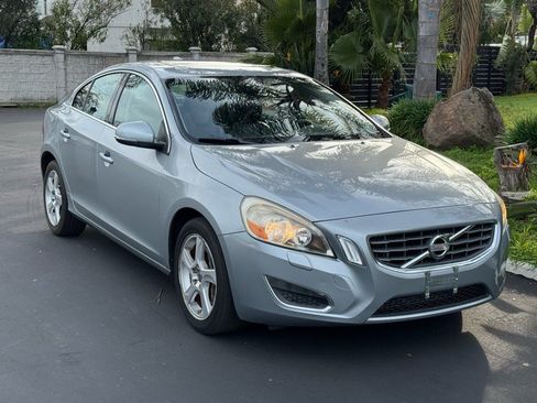 Used 2013 Volvo S60 T5 FWD image 4