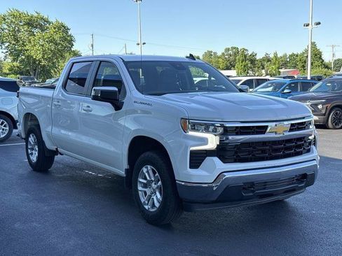 Used 2023 Chevrolet Silverado 1500 LT AWD/4WD image 2