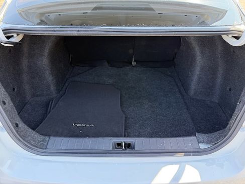 Used 2020 Nissan Versa SR FWD image 19