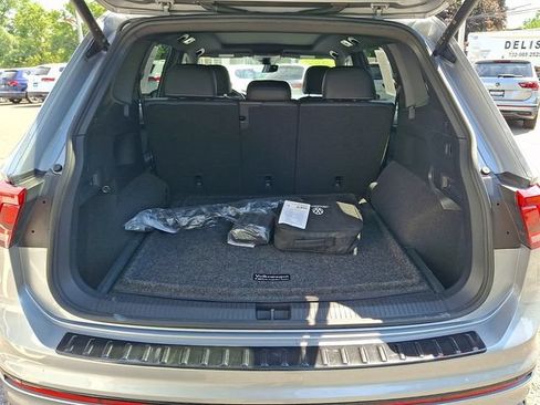 Used 2022 Volkswagen Tiguan SE R-Line AWD/4WD image 29