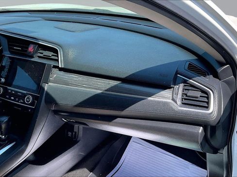 Used 2019 Honda Civic Touring image 17