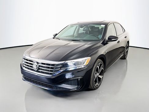 Used 2020 Volkswagen Passat 2.0T R-Line FWD image 4