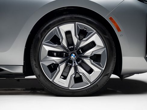 Used 2023 BMW i7 xDrive60 image 37