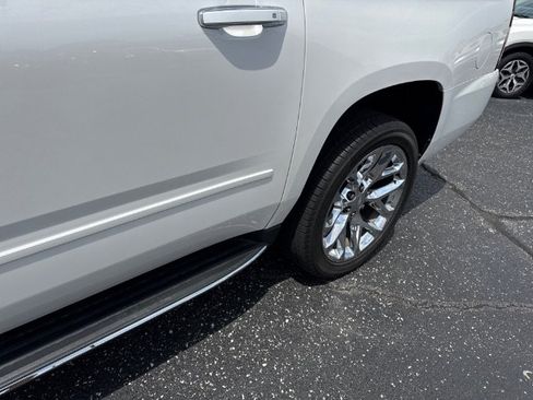 Used 2018 Chevrolet Suburban Premier AWD/4WD image 8