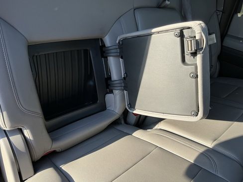 Used 2024 GMC Sierra 3500 SLT w/ SLT Convenience Package image 42