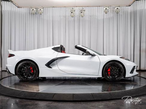 Used 2024 Chevrolet Corvette Stingray Premium Cpe w/ Z51 Performance Package RWD image 20