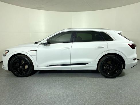 Certified 2022 Audi e-tron Premium Plus w/ Premium Plus Package image 30