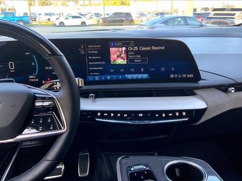 Used 2025 Cadillac Optiq Luxury 1 image 8