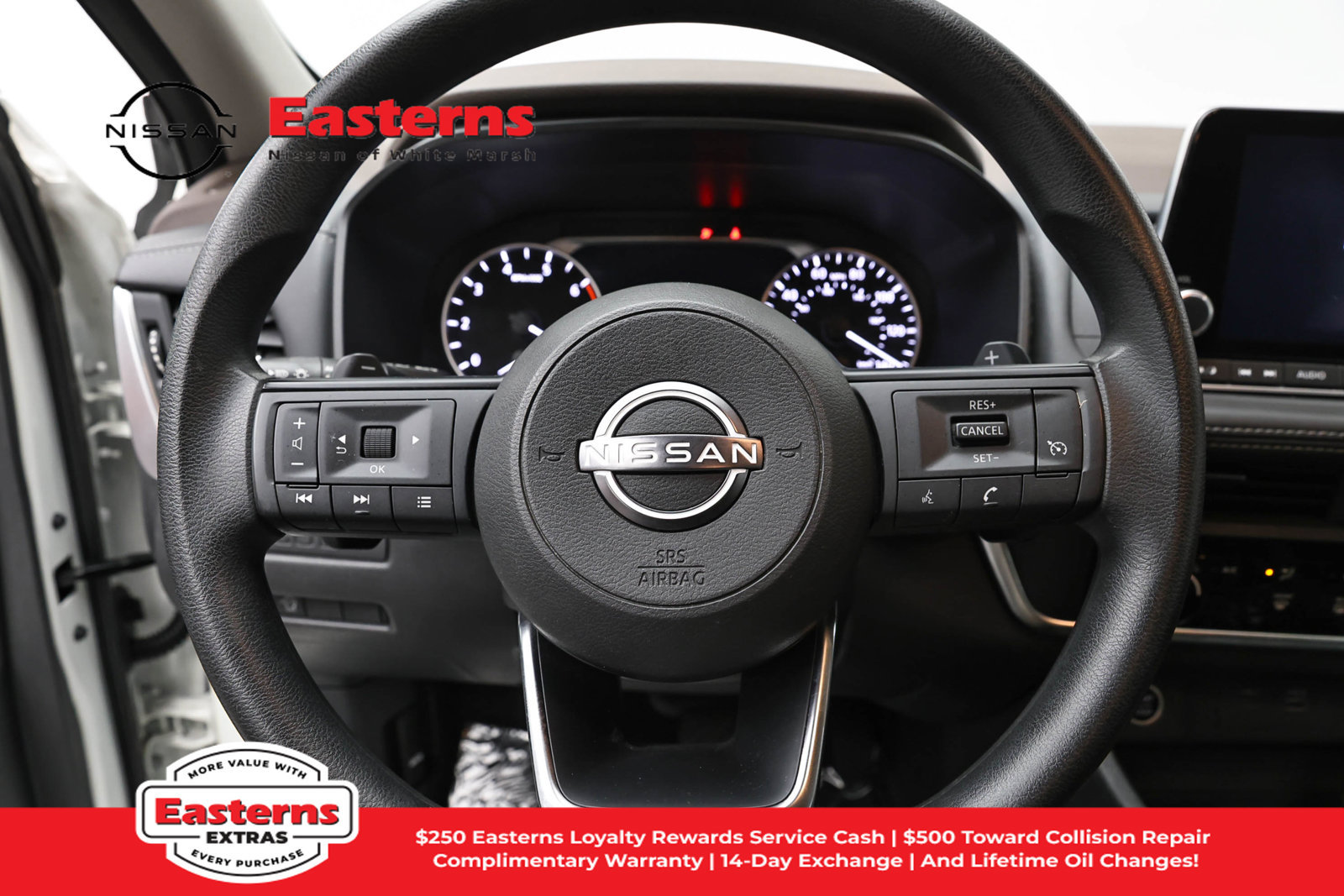 Used 2023 Nissan Rogue S AWD/4WD image 10