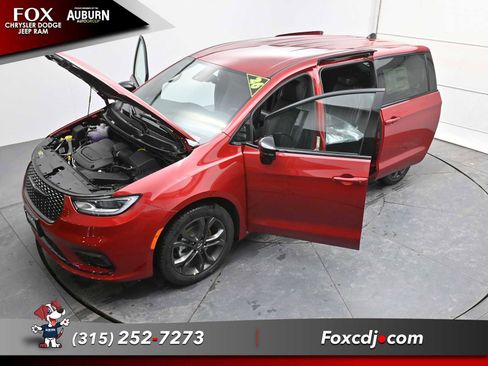 New 2026 Chrysler Pacifica Select FWD image 34